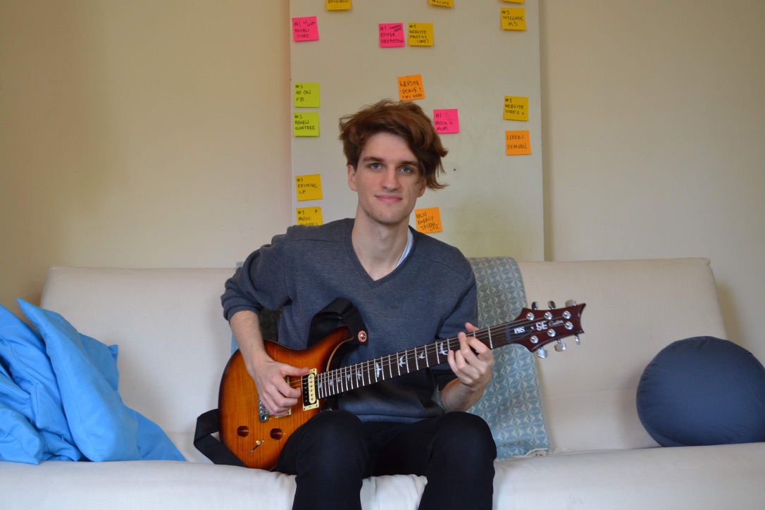 Kit Keenlyside, guitar tutor